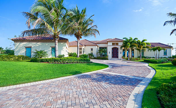 Best Commercial Driveway Pavers  in Hiawatha, KS